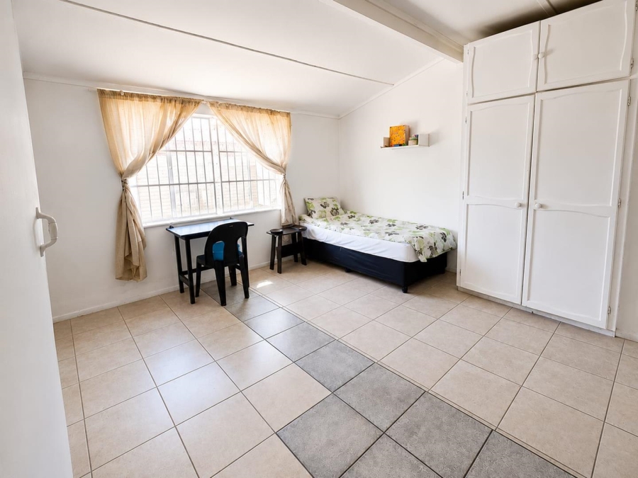 6 Bedroom Property for Sale in Brandwag Free State